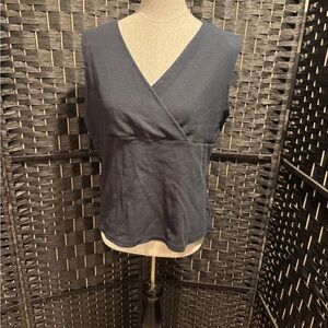 3/$25 🤗 Croft and Barrow Navy Sleeveless Top.